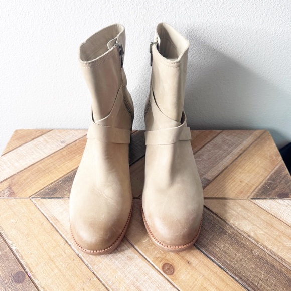 Sorel Cate Buckle Leather Bootie - Picture 7 of 13